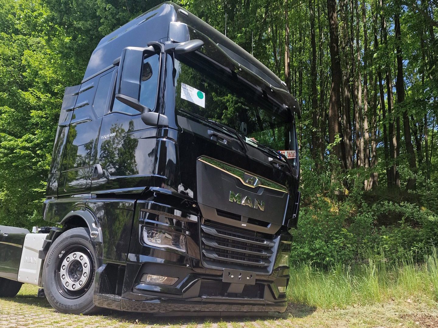 Leistungen zu geschlossenen Fahrzeugtransport von LKWs